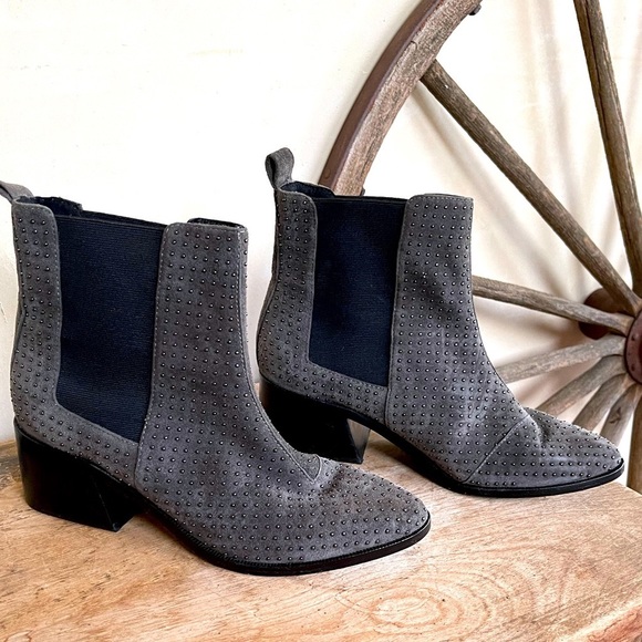 ALICE + OLIVIA Gray Studded Suede Leather Designer Ankle Boots Elastic Womans 39